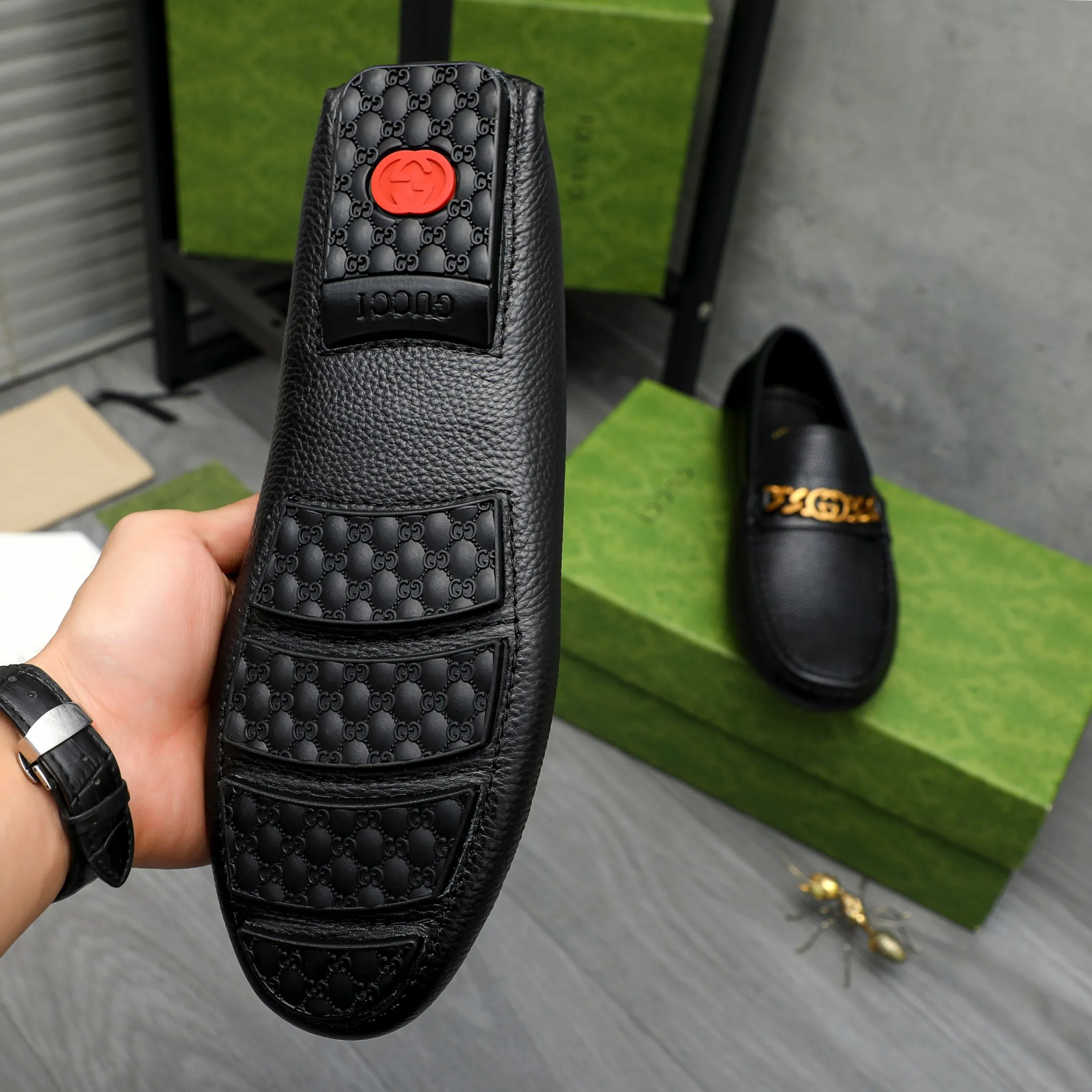 Men's shoes 💰p420 Product trademark: GUCCI (Gucci) casual slip-on men's shoes Regular size: 38-44 Product materials: Selected pebbled cowhide upper, sheepskin lining, rubber outsole